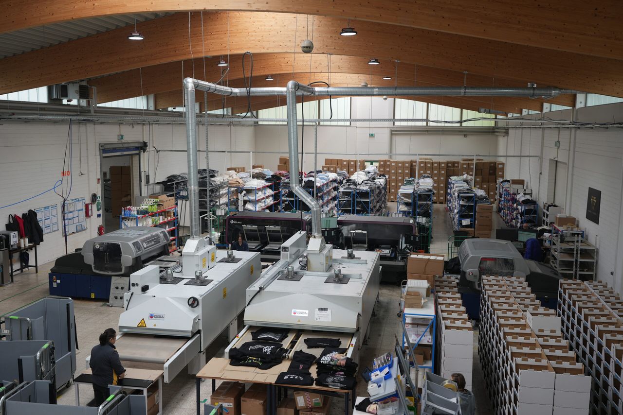 La production à l'imprimerie MarketPrint aujourd'hui